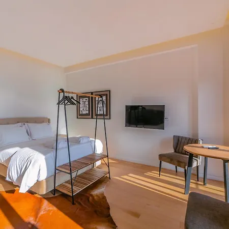 Fabrica 55 With Ac, View And Elevator Porto
